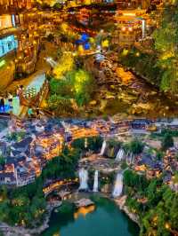 瀑布上的千年古鎮，吊腳樓裡夢如畫