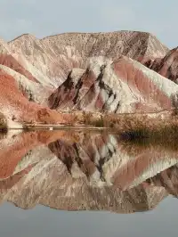 野生丹霞野人出沒!蘭州1h 寶藏水景丹霞