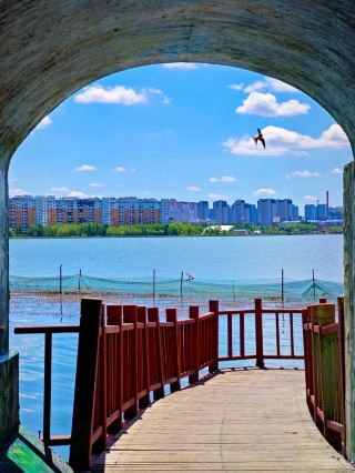 Stunning! Daqing Double Lakes Travel Guide – The Night Scenery is Absolutely Amazing!