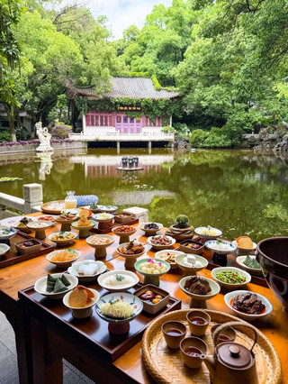🌿✨ Is this really Wuhan?! It feels like walking into a Suzhou garden!