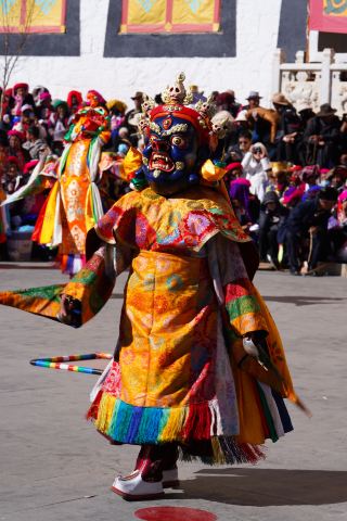 The snow-covered land in the Tibetan lunar calendar’s winter month holds the most breathtaking celebration of life—the Gedong Festival.