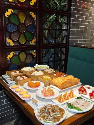 My parents brought me here! They said it's the best food in Shenzhen by a wide margin...