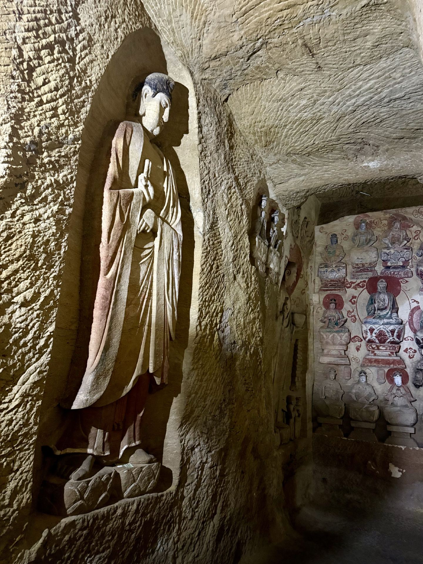 Zen in Secluded Caves, Buddha in Border Dust | Northern Shaanxi Grottoes: Wan'an Chan Temple, Huangling