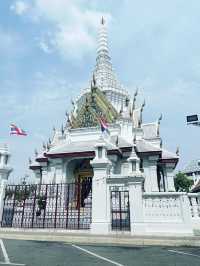 ไหว้ศาลหลักเมืองบางกอกประเทศไทย