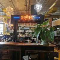 Thai Baht Art Antique and Bistro ร้านสุดเกร๋ 