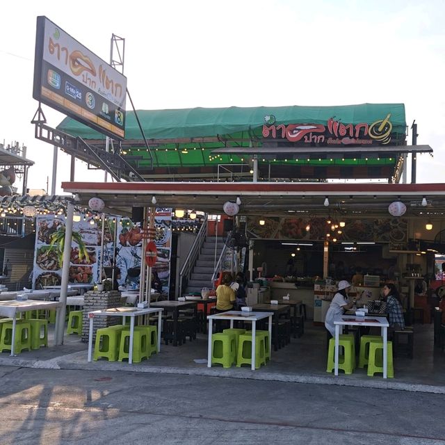 ตลาดนัดชื่อดังย่านนทบุรี​  