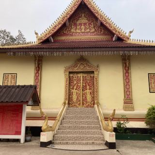 烏多姆賽省和烏多姆賽縣的著名寺廟班成寺