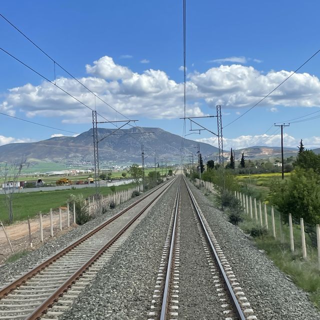 นั่งรถไฟกรีซ จาก athen สู่ เมือง kalambaka
