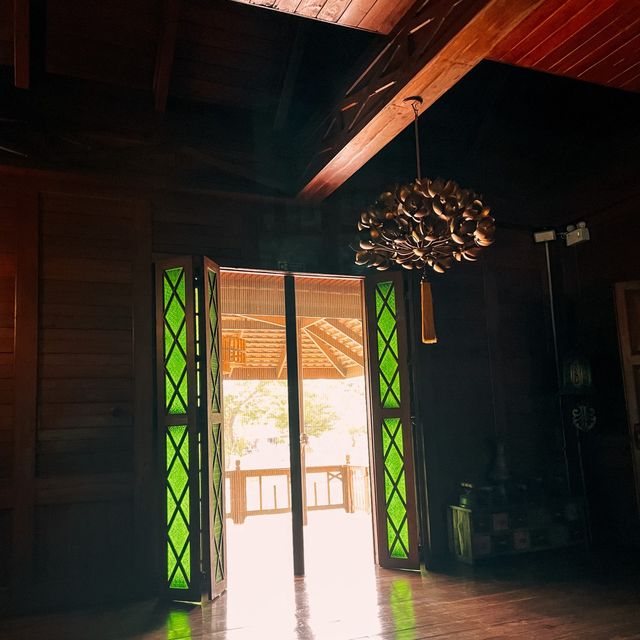 古色古香充滿泰北情懷木質建築🚪