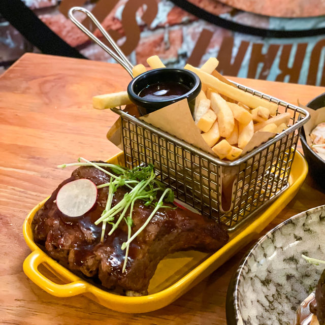 旺角｜工業風格樓上cafe。吃吧