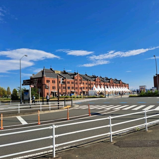 【オススメ散歩コース】　日本大通り駅から桜木町駅