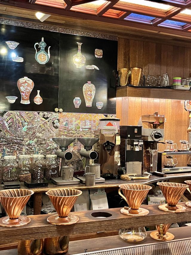 뉴진스가 다녀간 을지로 카페, 커피한약방☕️