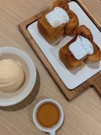 ย้อนเวลาไปทานขนมปังชื่อดังใจกลางสยาม🍞