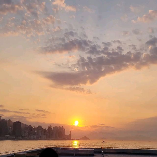 食飯又食景，睇無敵海景日落夜景