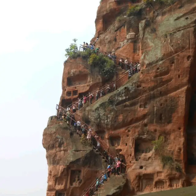 🇨🇳中国 四川省 楽山【楽山大仏】断崖絶壁の階段は超スリリング!! 