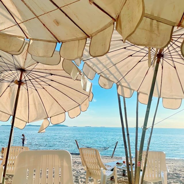 White House Beach Cafe & Restaurant 