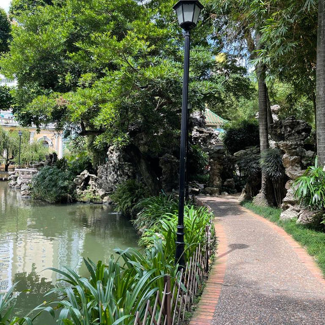 Lou Lim Ieoc Garden With a Troubled History