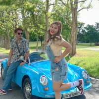 คาเฟ่เขาใหญ่มีรถเท่ๆ ขับ