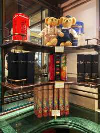 Churchill’s Boutique at the Londoner 🌰🥜🫘