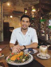 The Mustang Blu ☕️🍝! Hidden cafe in Bangkok