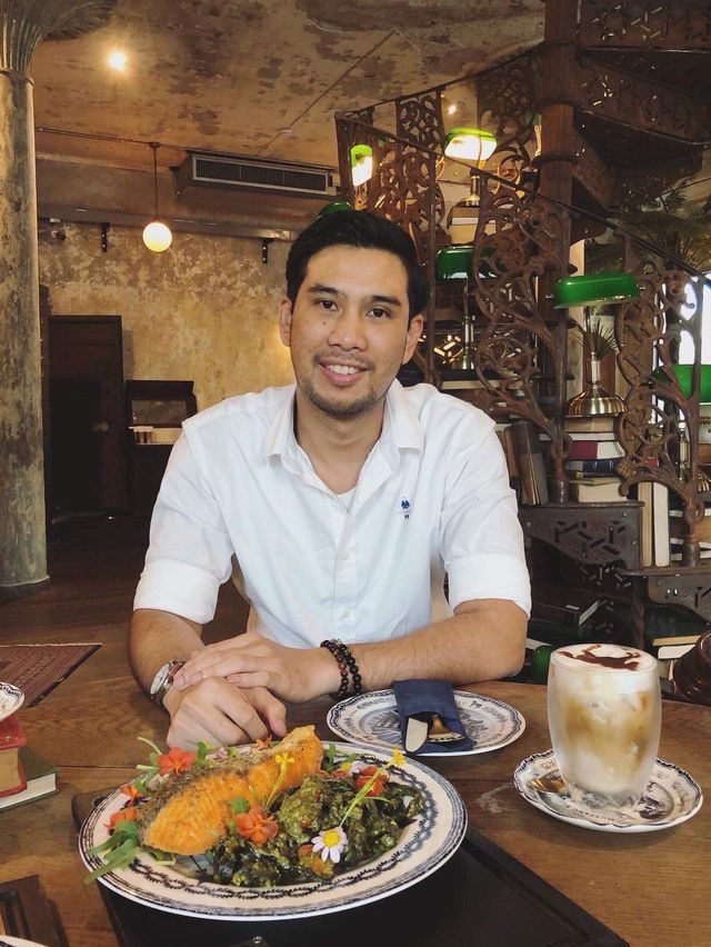 The Mustang Blu ☕️🍝! Hidden cafe in Bangkok