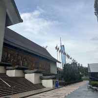 原來國家博物館與湖濱公園的出入口只有3分鐘步距
