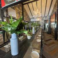 Woo cafe