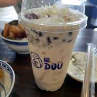 DOU'荳 -โต้ว คาเฟ่น้ำเต้าหู้ นาคนิวาส