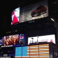 EMPiRE STATE BILL  BROADWAY  NEW YORKTIME'S SQUARE