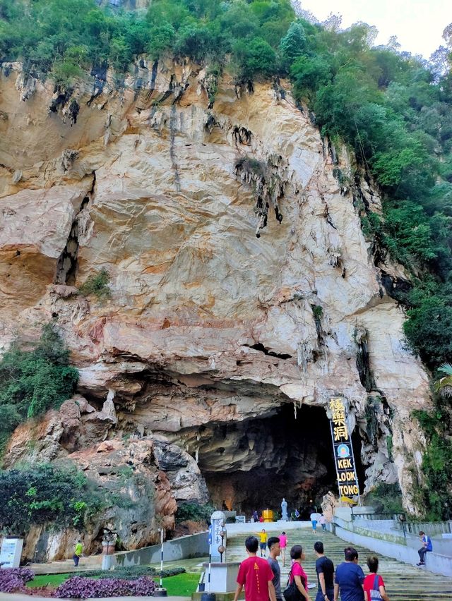 Wonderland in a Cave!