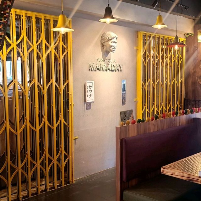 超搞鬼趣味餐廳 裝修、餐具以及食物均令人回心微笑