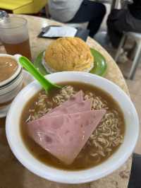澳門🇲🇴地道推介👍🏻平民餐廳新鴻發美食😍人氣豬扒包