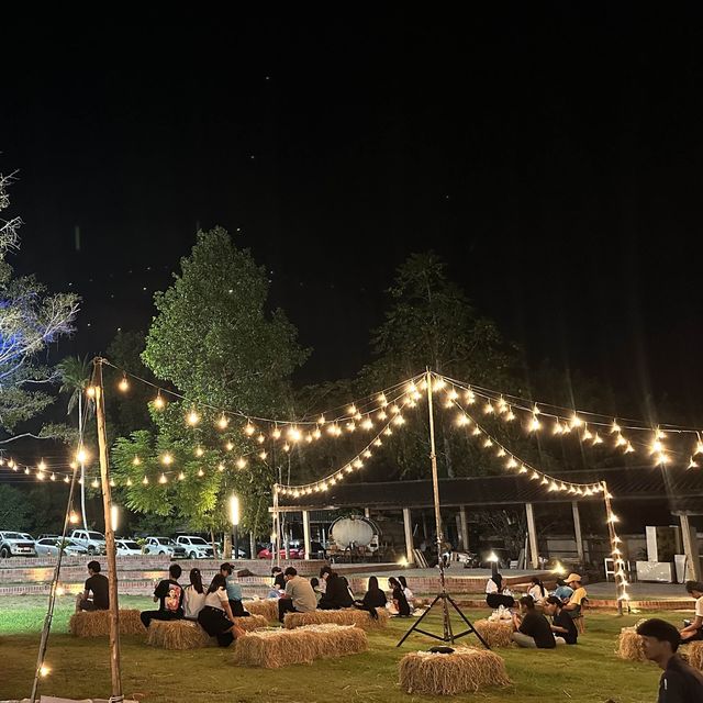 สวนบ้านแก้วแฟร์ ช็อป ชิล วิววัง(สวนบ้านแก้ว)