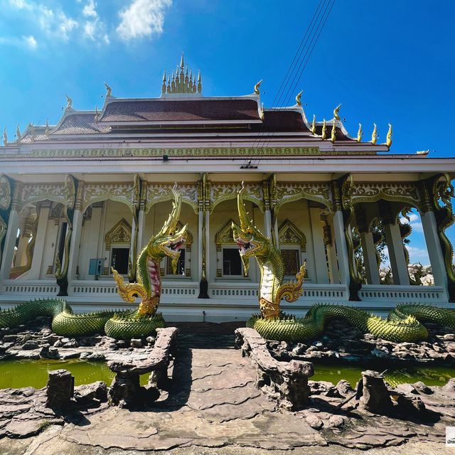 พระเจ้าใหญ่ลือชัย วัดอำนาจ  จ.อำนาจเจริญ