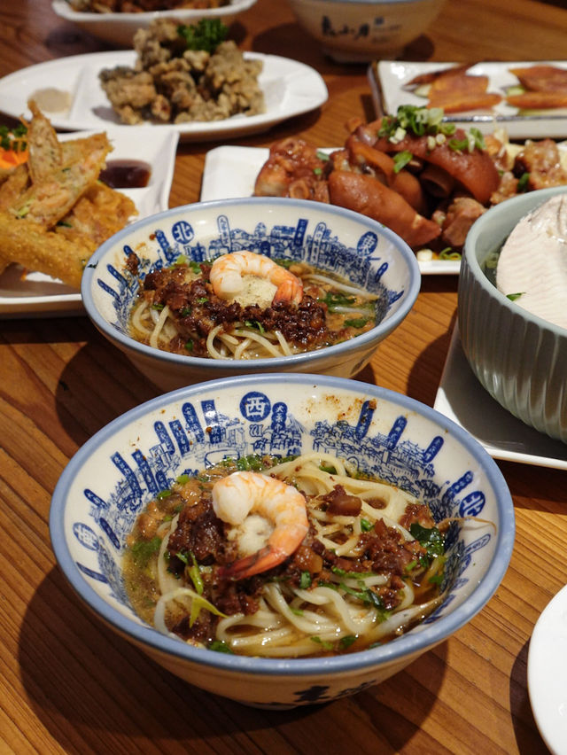 Century-old restaurant in Tainan 🍜 