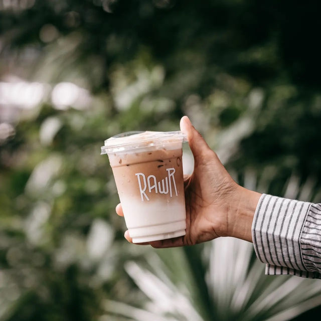 RAWR CAFE คาเฟ่สวย บนพื้นที่สีเขียวใจกลางสุขุมวิท