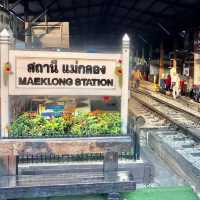 Unique Maeklong Railway Market 🇹🇭