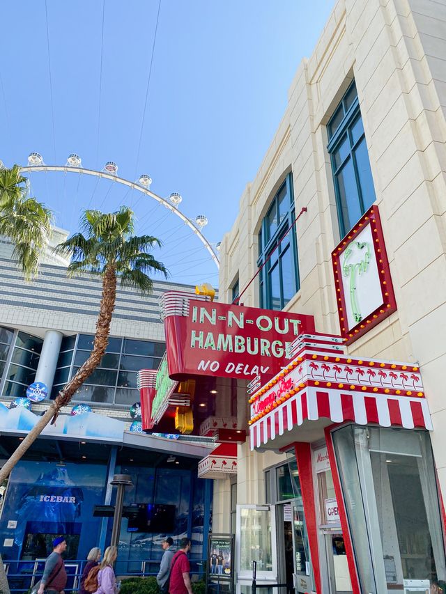 Famous Burger Chain in Vegas 🇺🇸