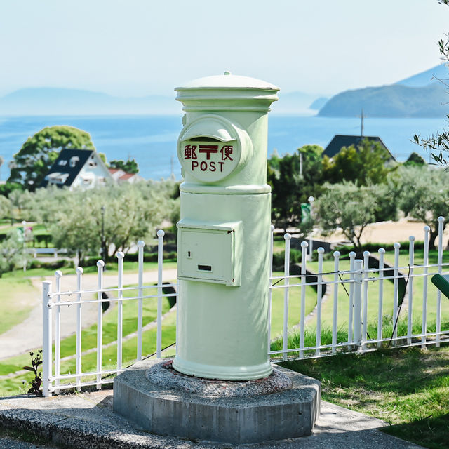 【香川｜小豆島】道の駅 小豆島オリーブ公園のフォトスポット「始まりの本」