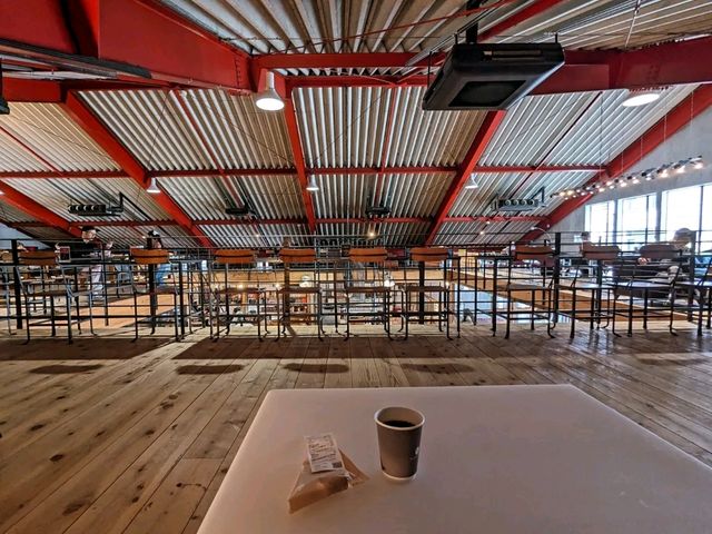 日本大阪-200坪的咖啡葡萄酒專賣店：Takamura Wine & Coffee Roasters