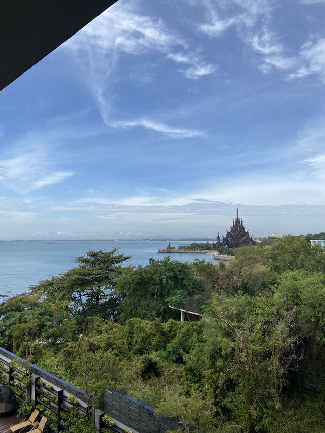 Golden Tulip Pattaya Beach Resort