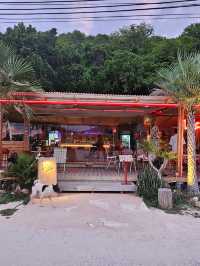 คาเฟ่ลับๆบนเกาะล้าน Vibe​ Bar​ Kohlarn​