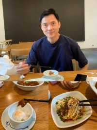 "探索成都美食：金熊猫餐厅(寬巷子店) 寬窄巷子美味之旅！"