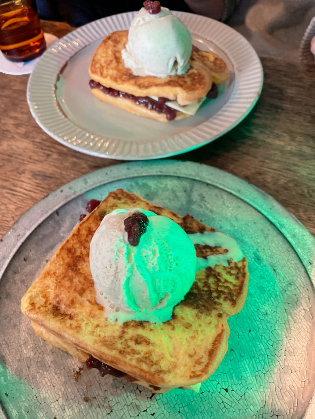 大人気の東京の素敵なレトロカフェ！喫茶ニカイ🍹