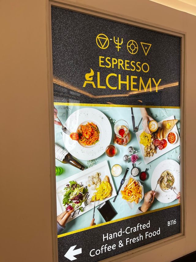 🌧️ 又落雨？呢間商場內嘅cafe啱晒！😋