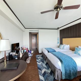 New Discovery: Hotel by Lake Biwa