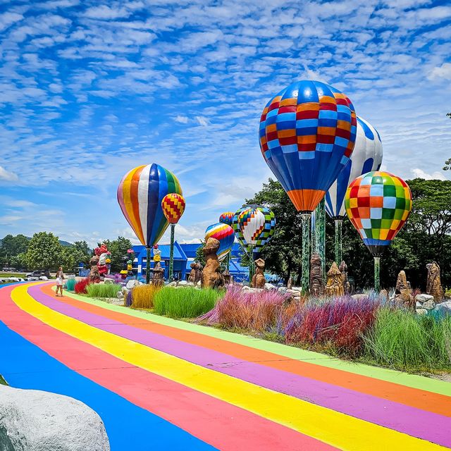 Lighting Art Museum&Balloon Garden ศรีราชา ชลบุรี