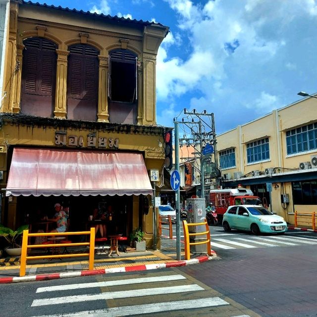ชมเมืองเก่าภูเก็ต สถาปัตยกรรมแบบชิโน-โปรตุกีส 