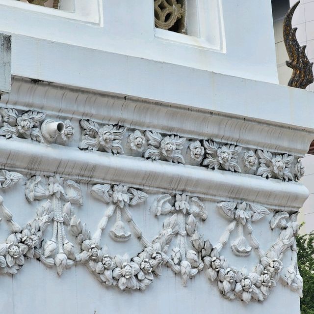 วัดปทุมวนารามราชวรวิหาร วัดกลางใจเมือง