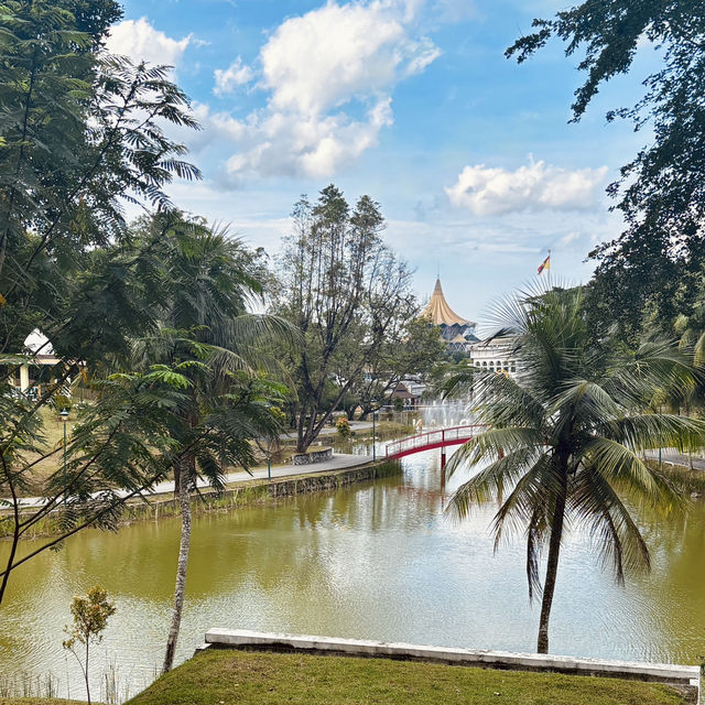 "Taman Perpaduan: A Serene Park for Relaxation and Leisure in Kuching"